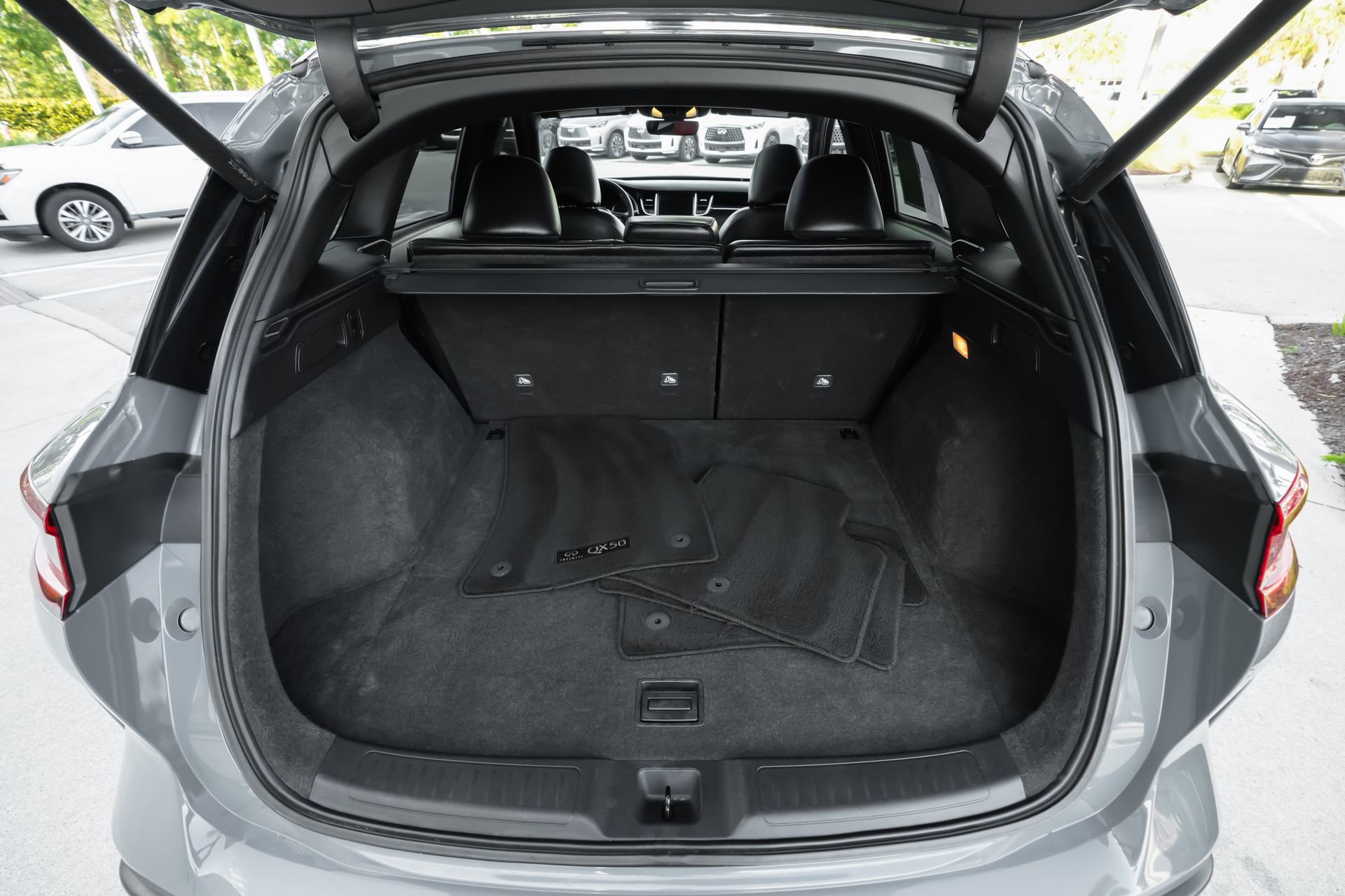 Used 2023 INFINITI QX50 Sport image 40