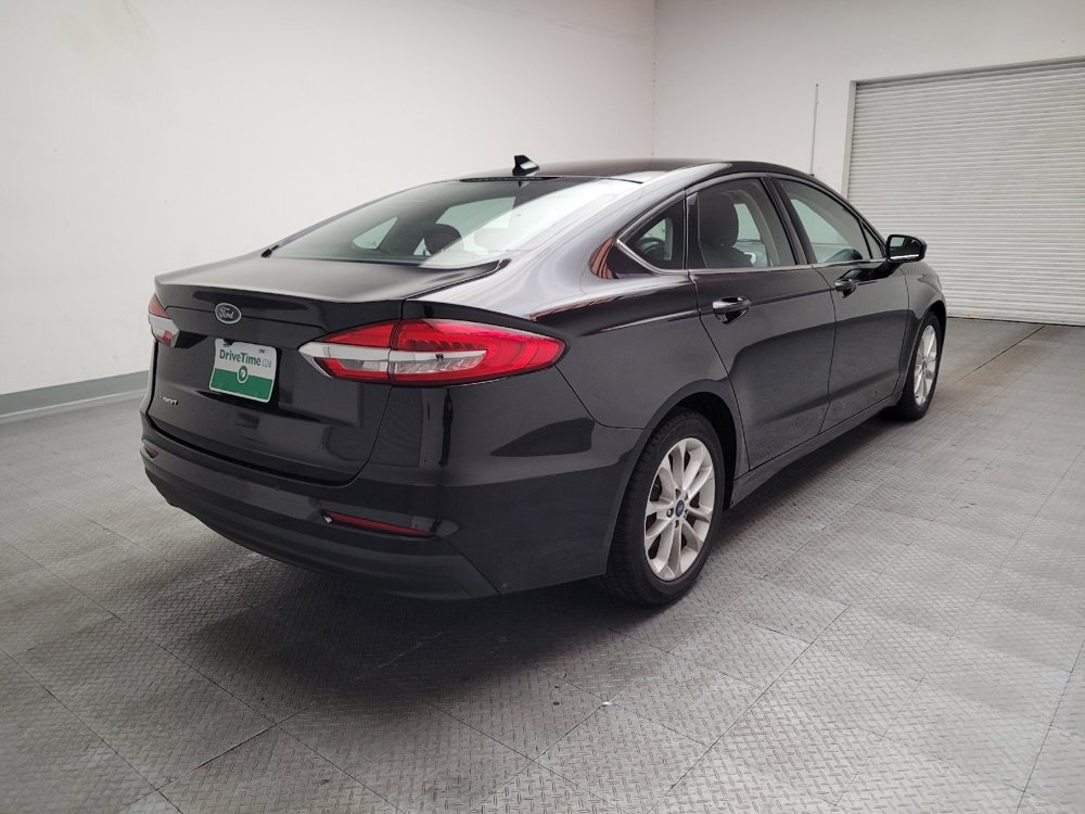 Used 2019 Ford Fusion SE FWD image 9