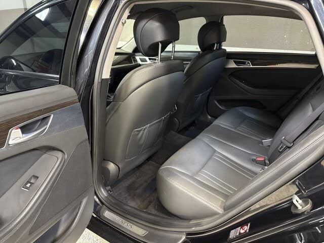 Used 2020 Genesis G80 3.8 RWD image 31