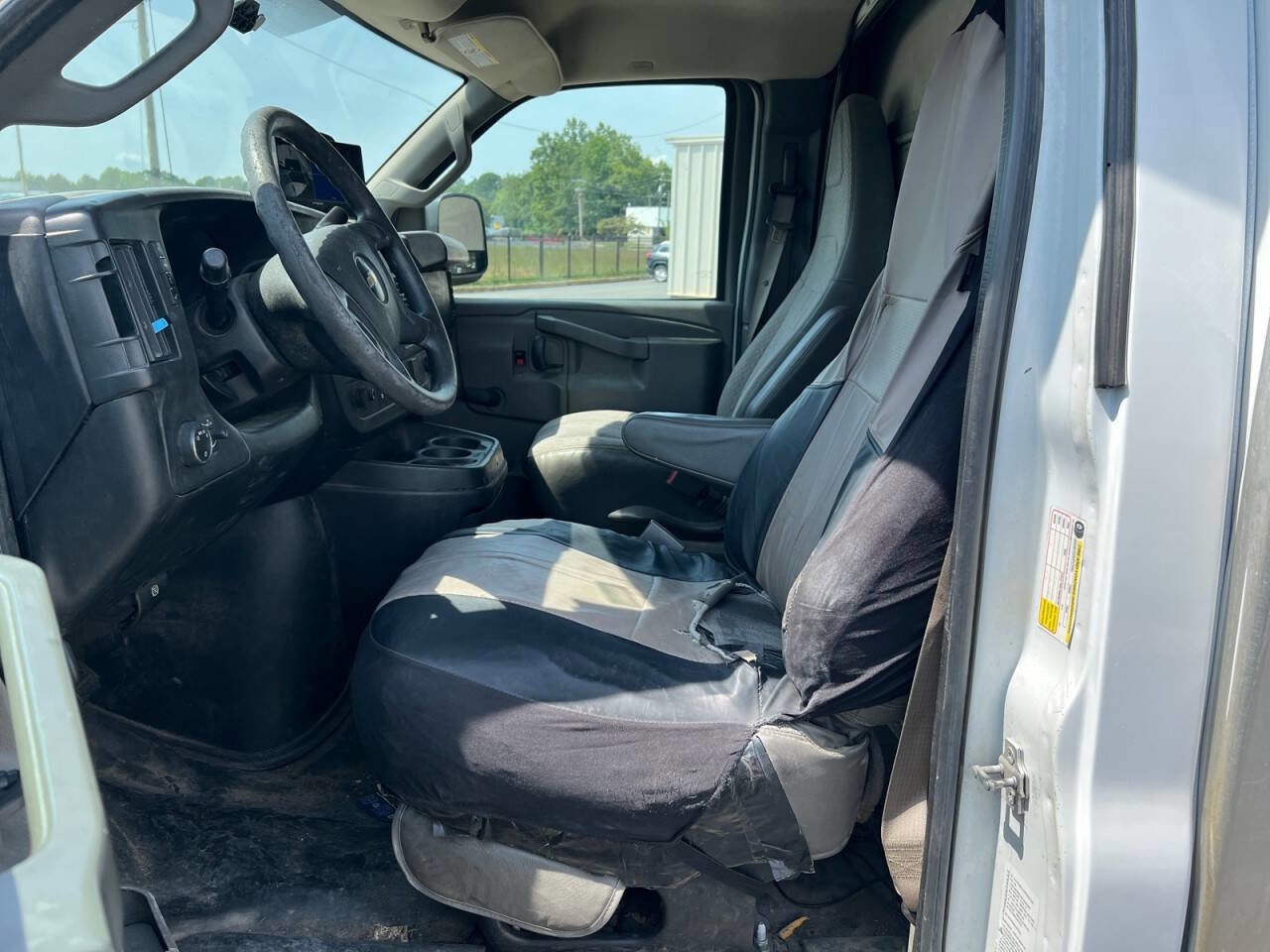 Used 2017 Chevrolet Express 3500 image 13