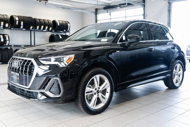 Used 2023 Audi Q3 2.0T Premium Plus w/ Premium Plus Package AWD/4WD image 3