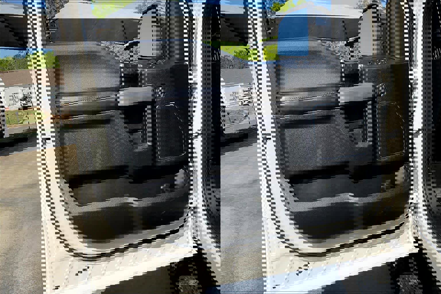 Used 2019 Ford F150 Platinum w/ Equipment Group 701A Luxury image 21