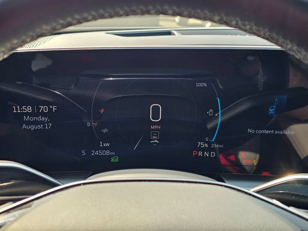 Used 2024 Cadillac Lyriq Luxury AWD/4WD image 13