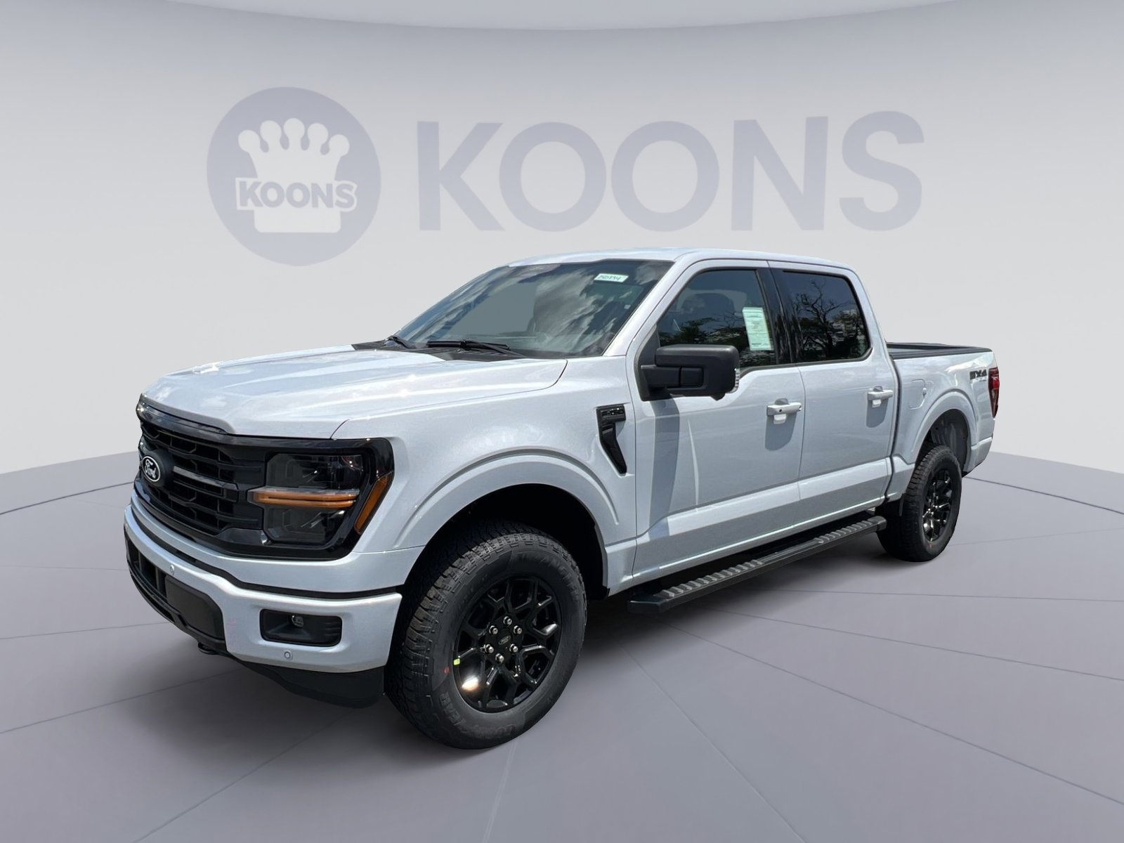 New 2025 Ford F150 XLT w/ Equipment Group 302A MID