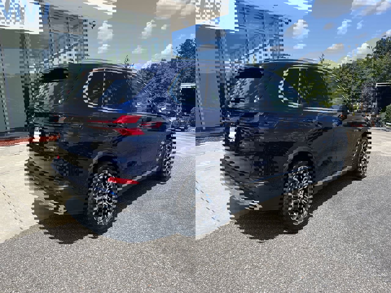 New 2026 BMW X5 sDrive40i image 8
