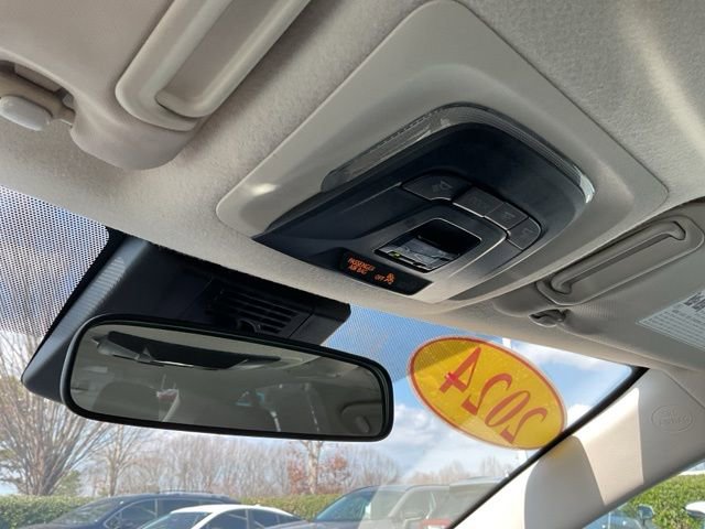 Used 2024 Toyota Corolla LE image 28