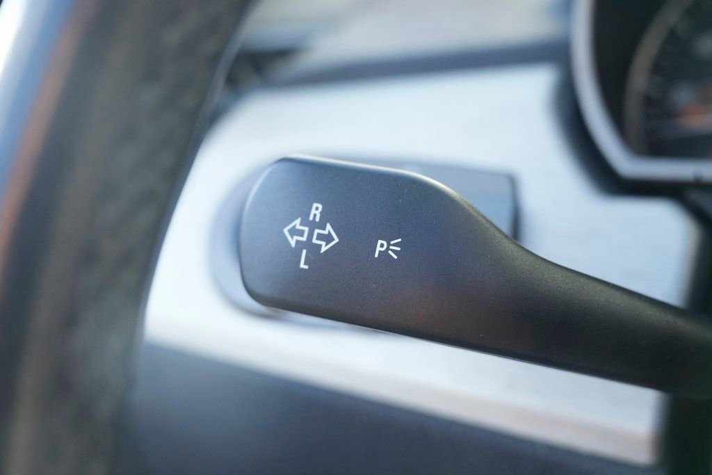 Used 2003 BMW Z4 2.5i image 32