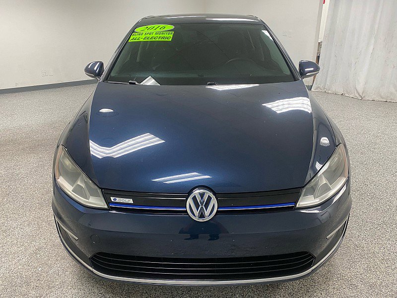 Used 2016 Volkswagen e-Golf SE w/ DC Fast Charging Package FWD image 2