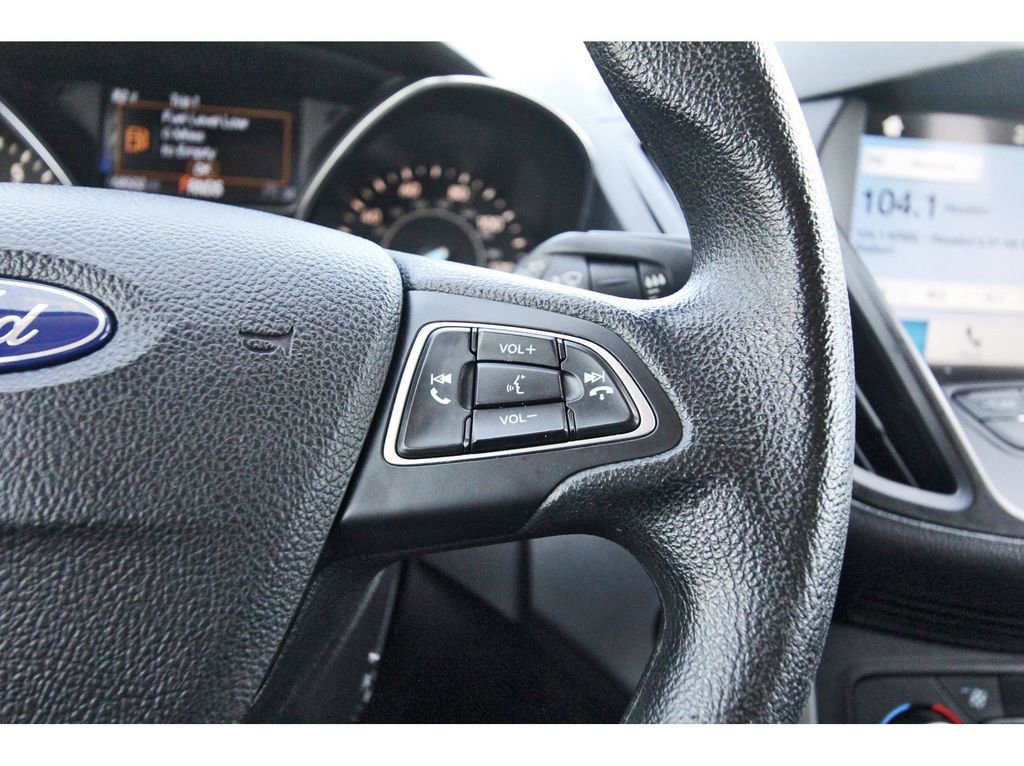 Used 2019 Ford Escape SE image 19