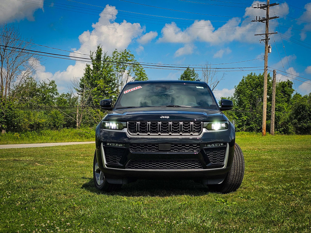 New 2026 Jeep Grand Cherokee Limited AWD/4WD image 8
