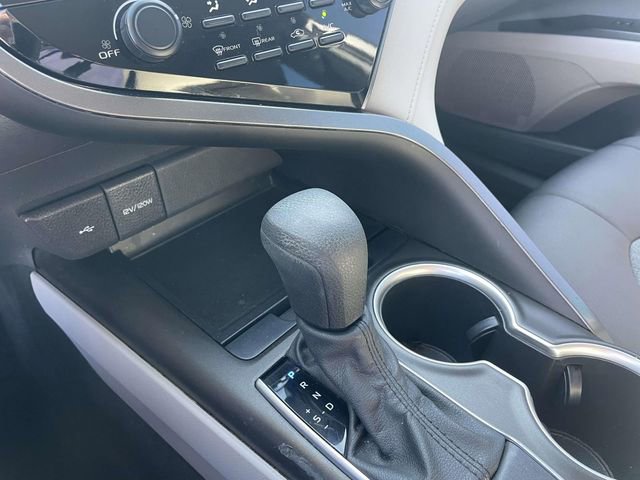 Used 2021 Toyota Camry LE image 30
