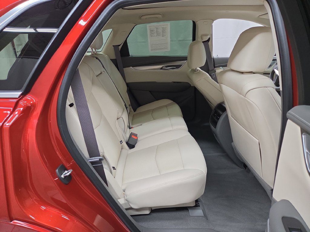 Used 2022 Cadillac XT5 Premium Luxury AWD/4WD image 11