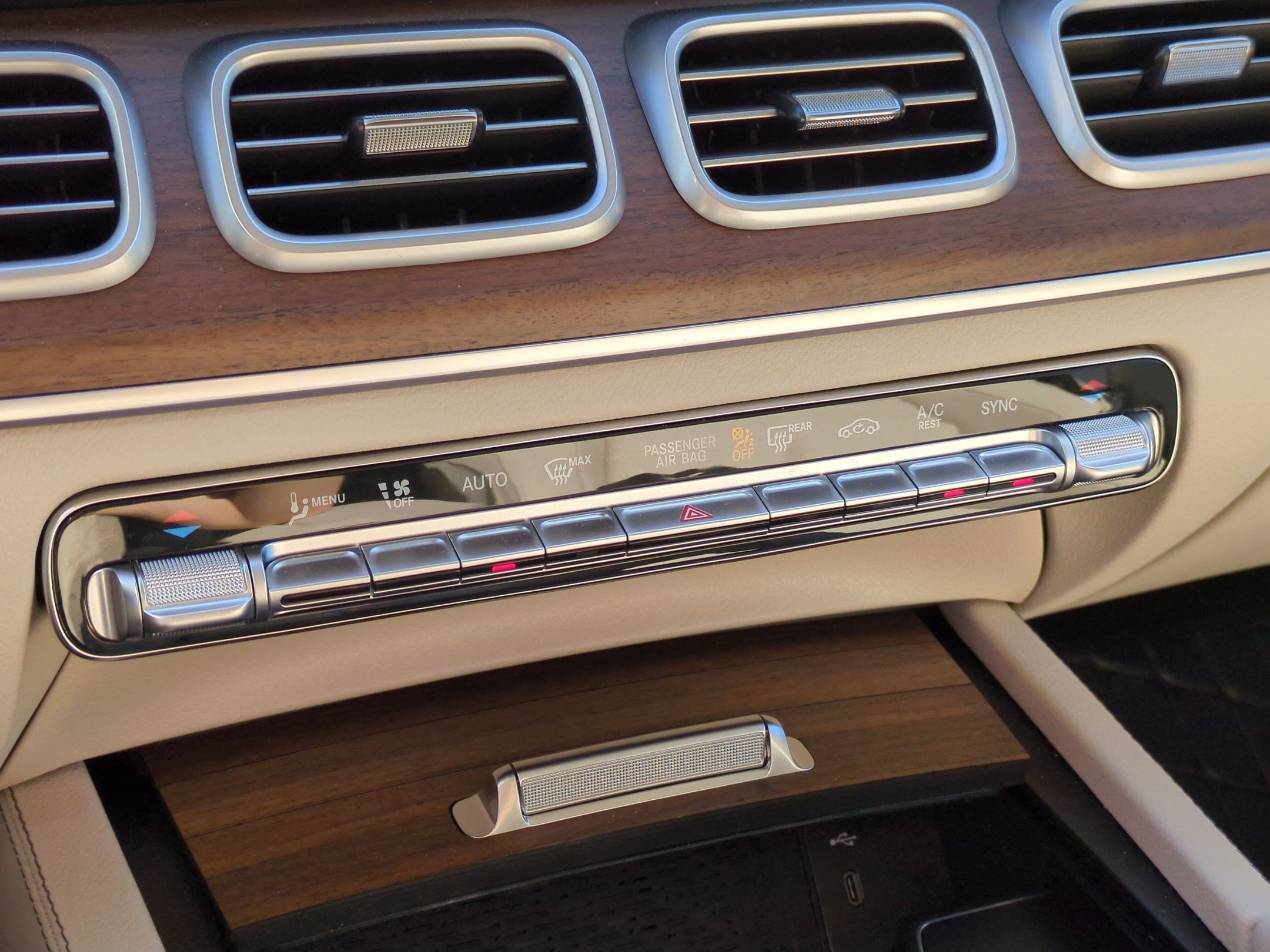Certified 2025 Mercedes-Benz GLS 450 4MATIC image 26