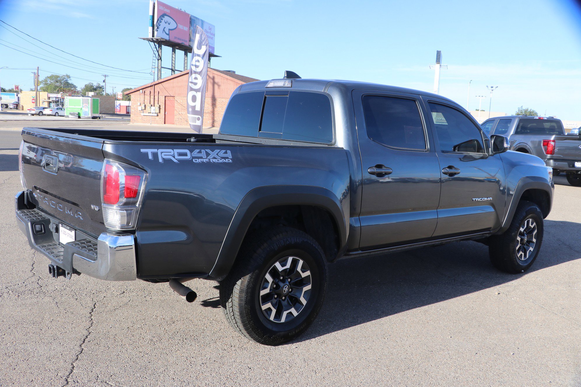 Used 2022 Toyota Tacoma TRD Off-Road image 7