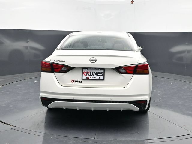 Used 2025 Nissan Altima 2.5 SV FWD image 7