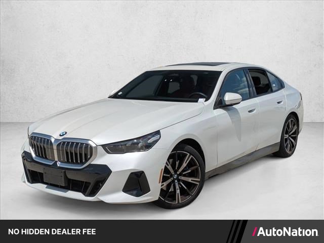 Used 2025 BMW 530i xDrive w/ M Sport Package AWD/4WD image 1