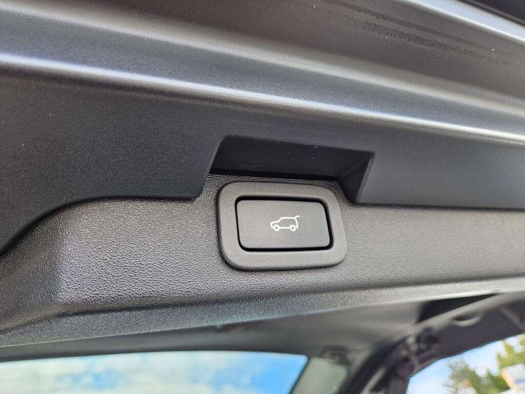 Used 2018 Land Rover Discovery HSE AWD/4WD image 12