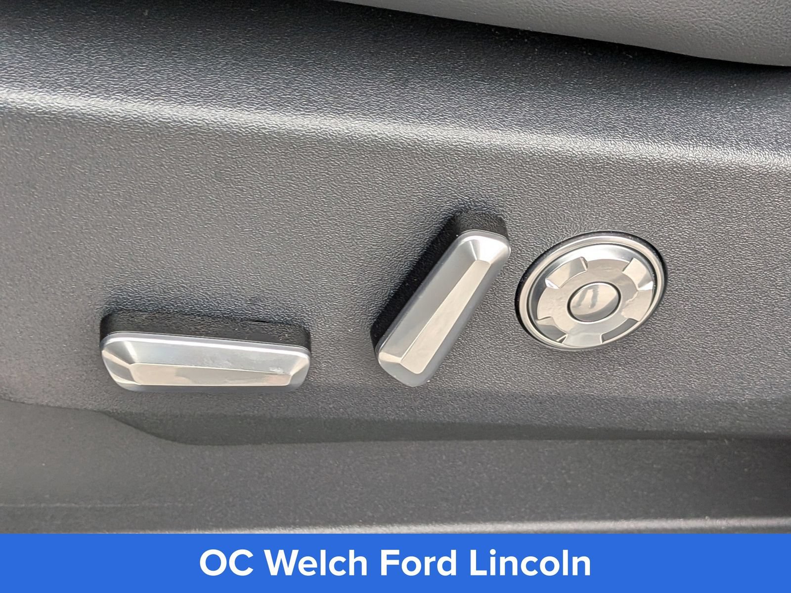 Certified 2025 Lincoln Navigator Black Label AWD/4WD image 24