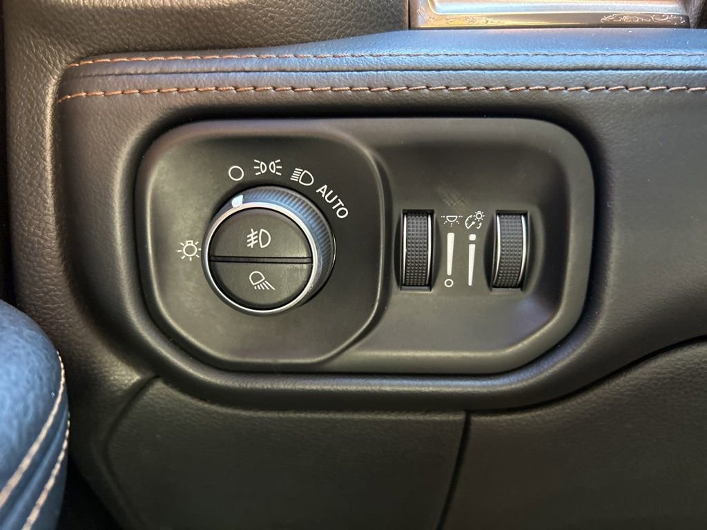 Used 2019 RAM 3500 Limited image 37