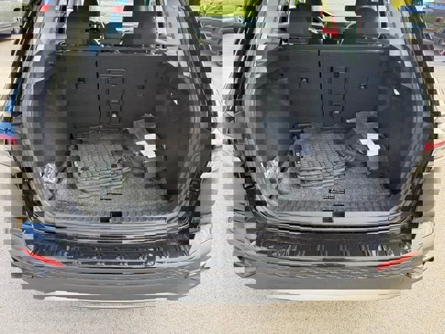 Used 2025 Volkswagen Taos S image 6