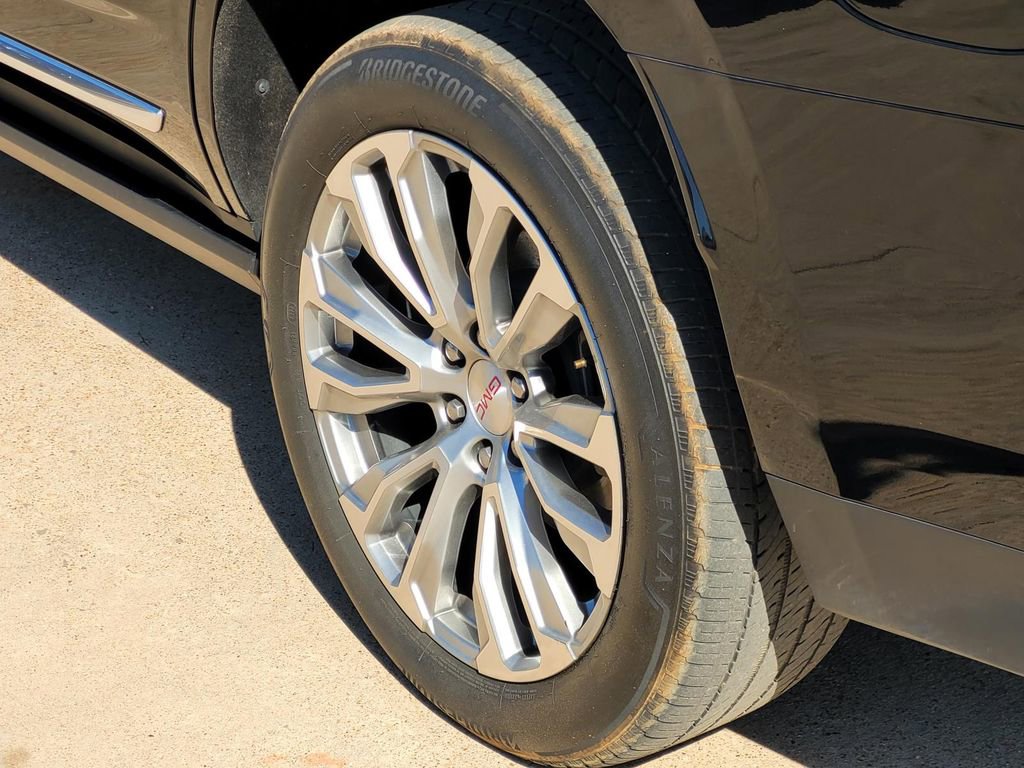 Used 2023 GMC Yukon Denali w/ Denali Reserve Package image 7