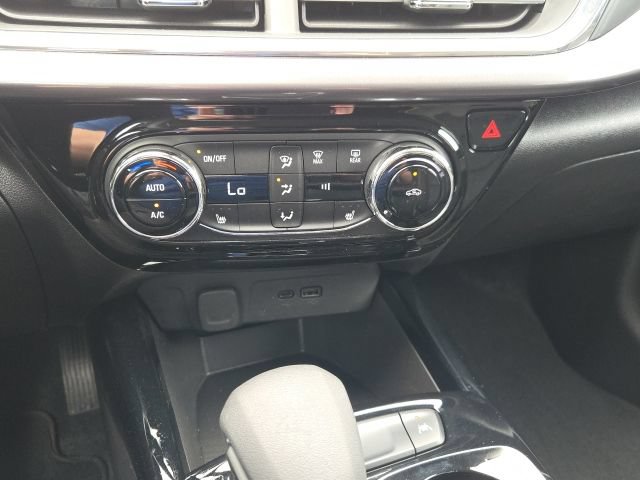 Used 2025 Chevrolet Trax ACTIV FWD image 16