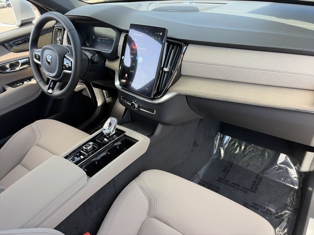 New 2027 Volvo XC90 B5 Plus AWD/4WD image 13