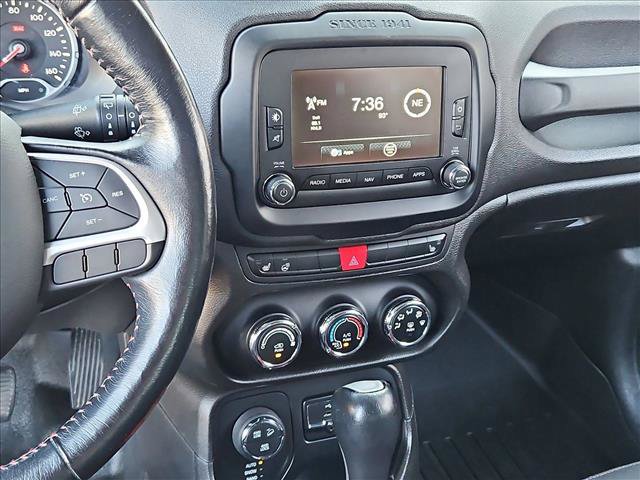 Used 2017 Jeep Renegade Trailhawk AWD/4WD image 15