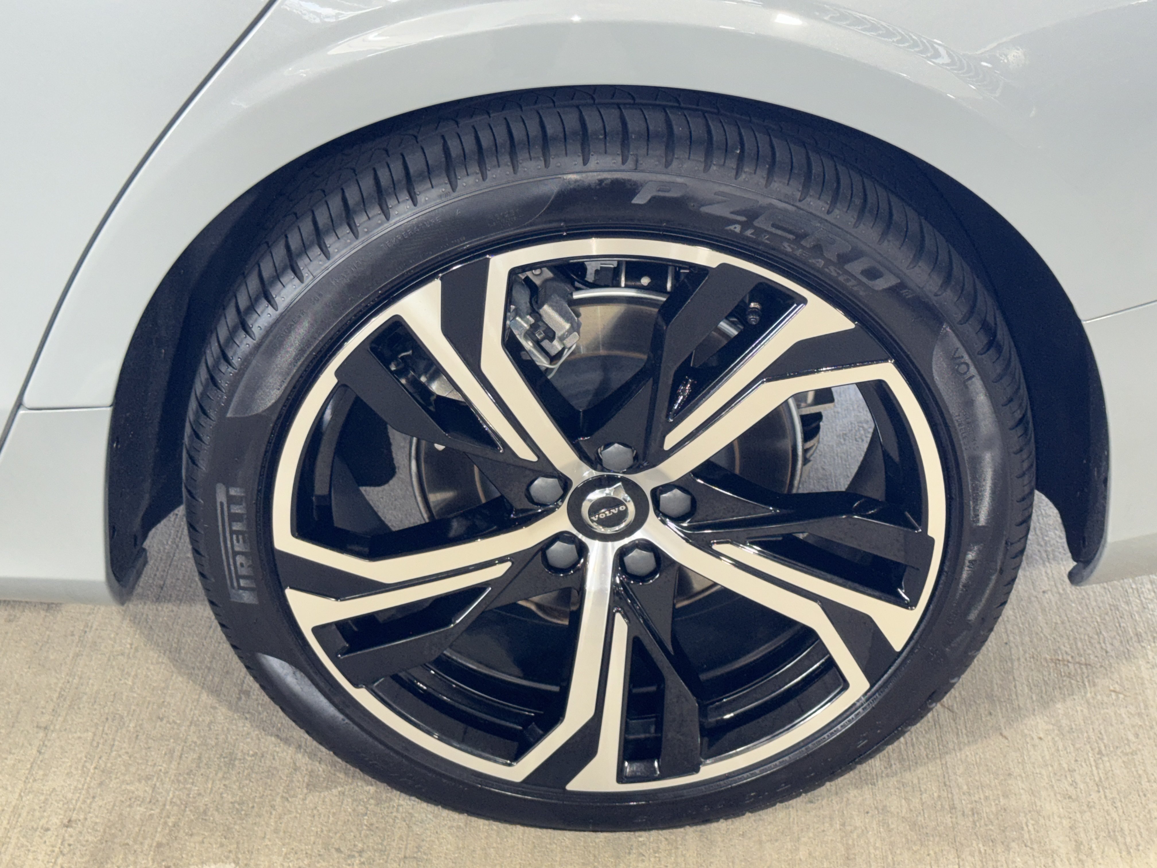 Used 2024 Volvo S60 B5 Plus w/ Climate Package FWD image 35