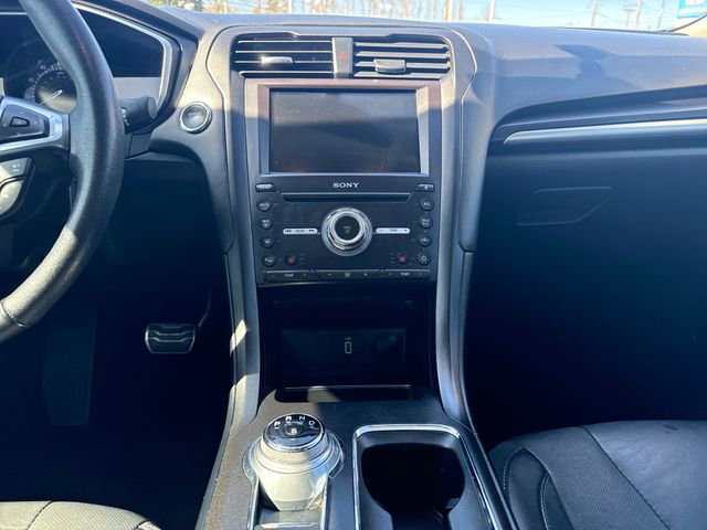 Used 2018 Ford Fusion Titanium image 21