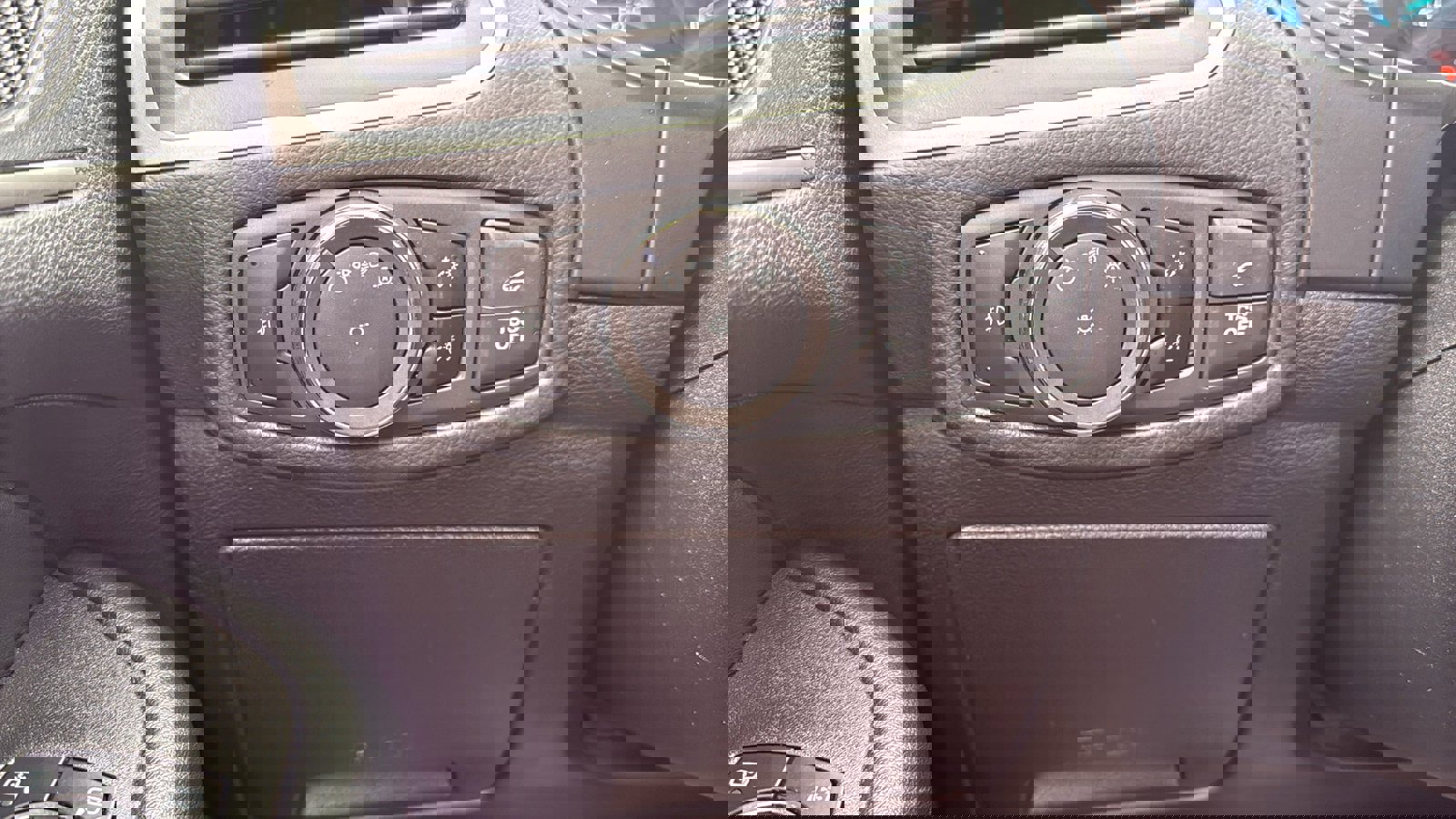 Used 2023 Ford Edge SEL w/ Convenience Package image 14