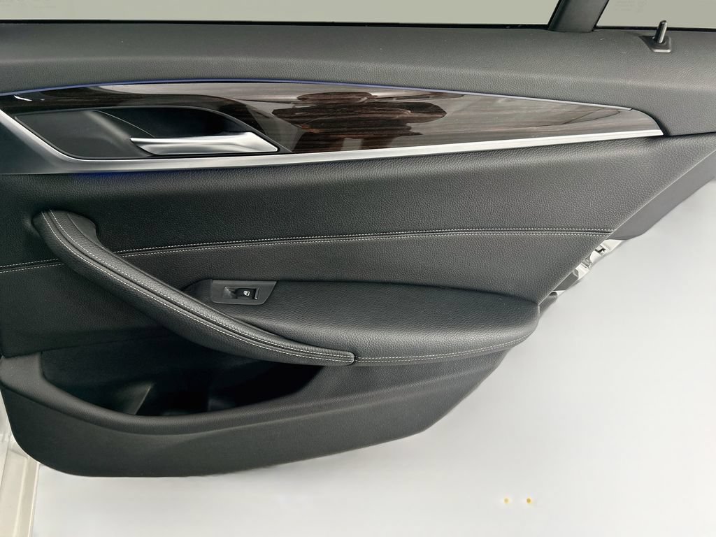 Used 2017 BMW 530i RWD image 25