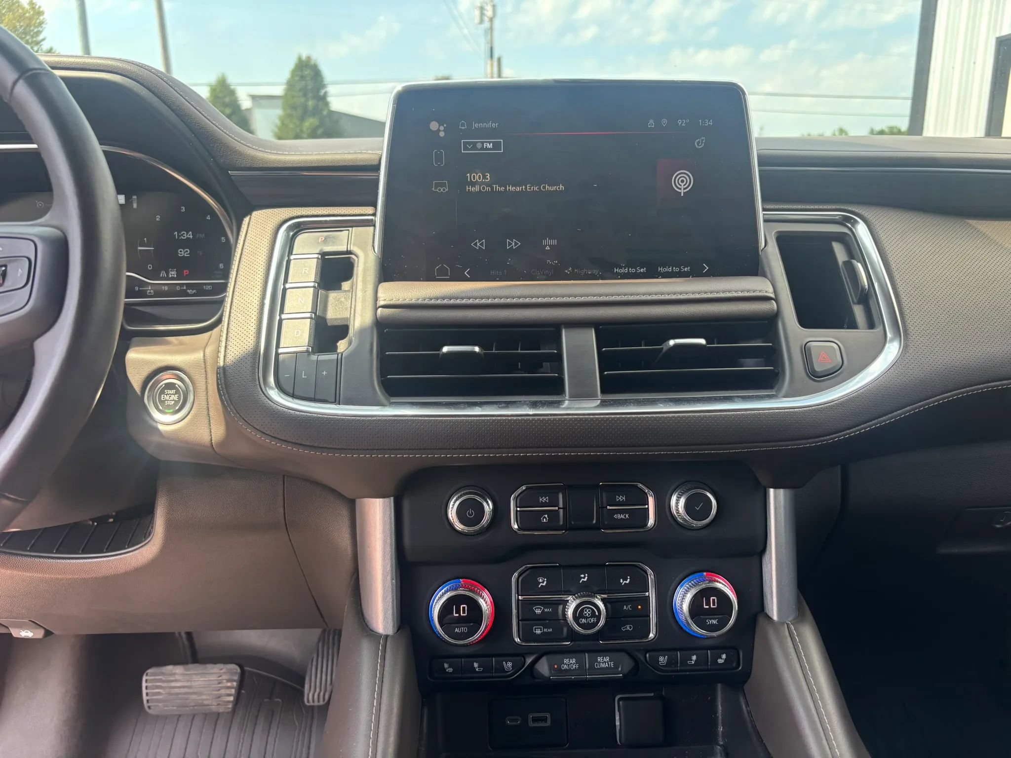 Used 2022 GMC Yukon XL SLT w/ SLT Premium Package AWD/4WD image 33