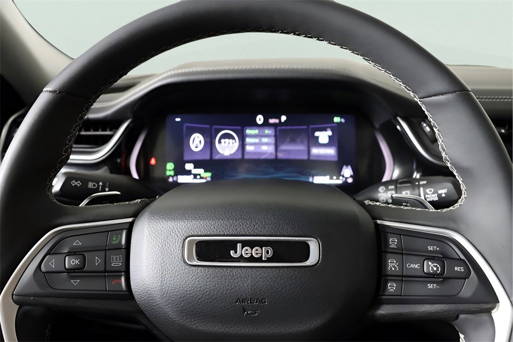 Used 2022 Jeep Grand Cherokee Limited 4xe image 25