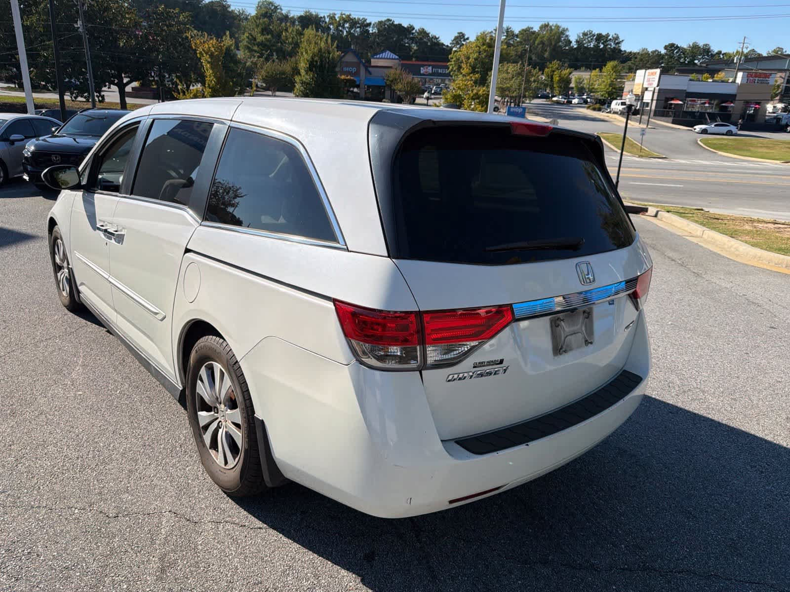 Used 2016 Honda Odyssey SE image 8