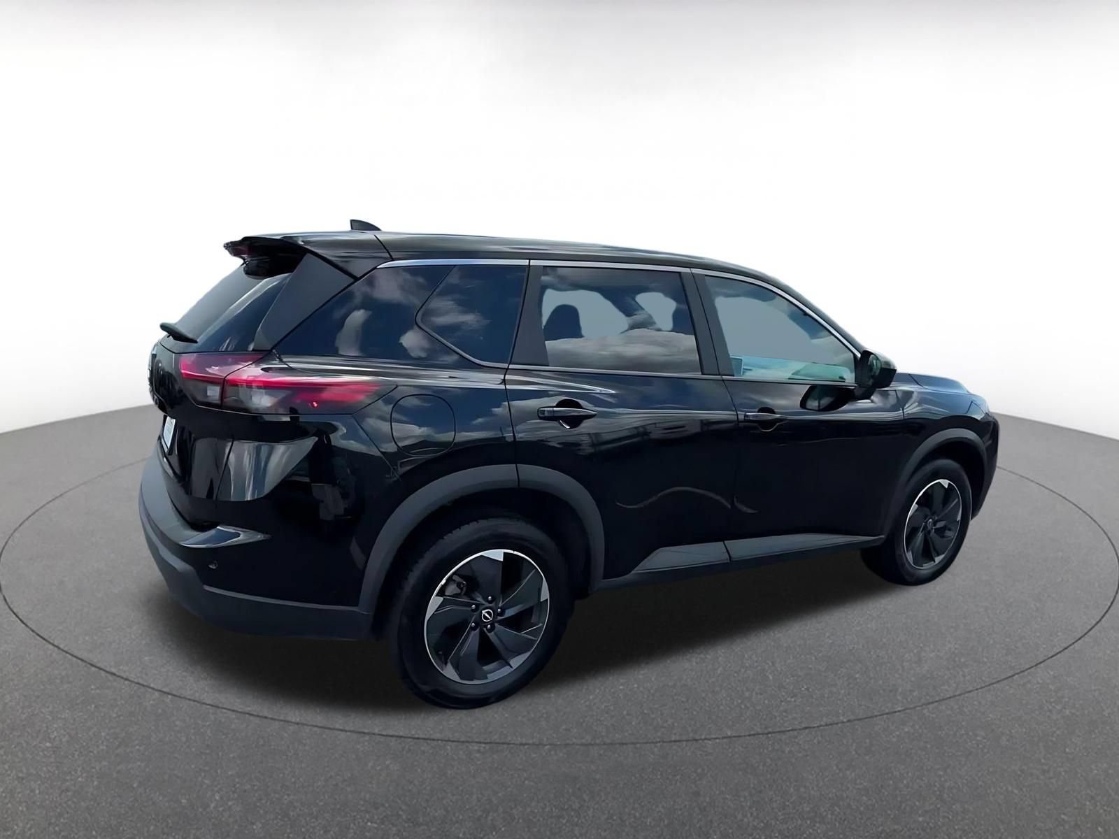 Used 2025 Nissan Rogue SV FWD image 15