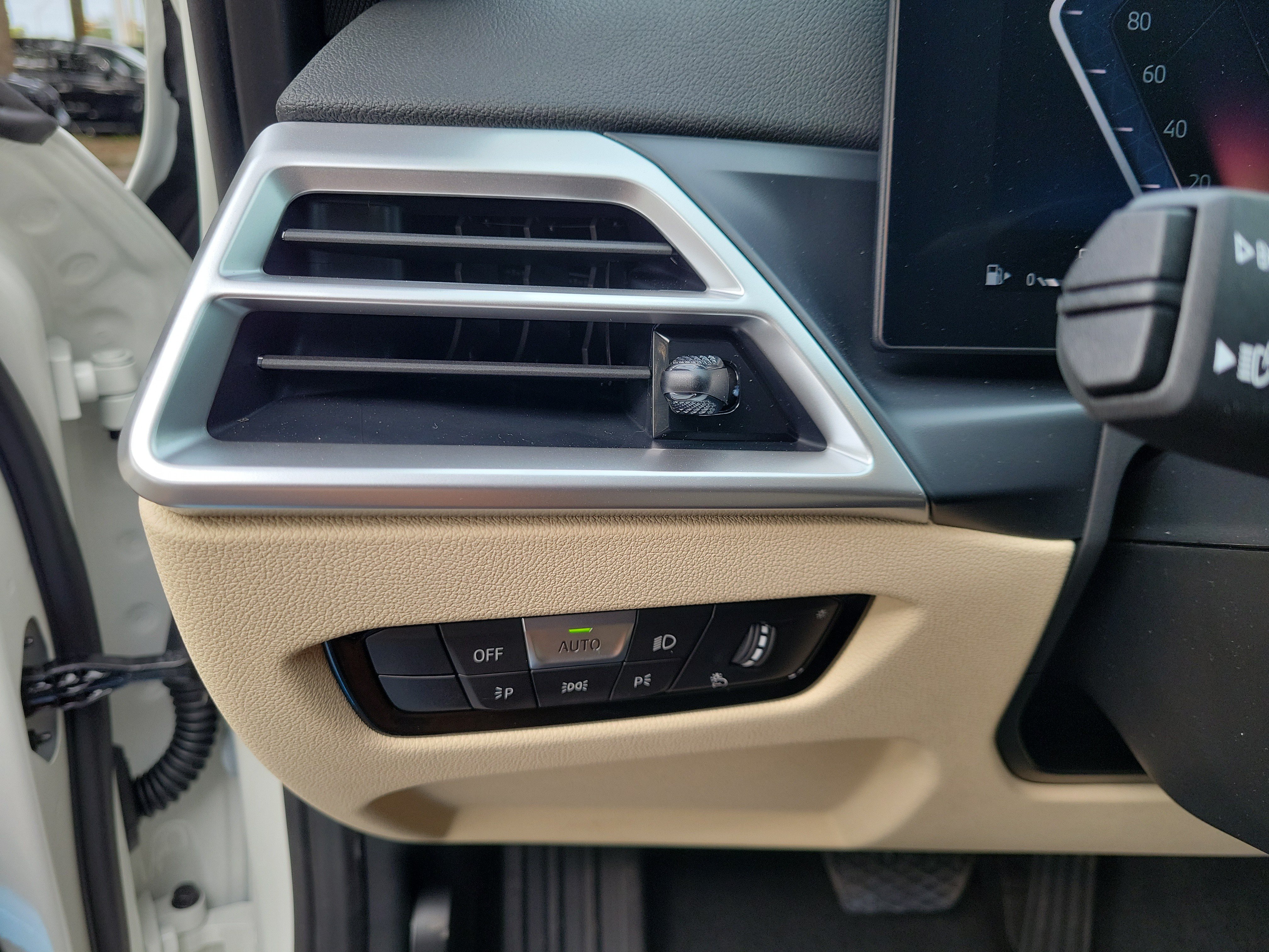 New 2026 BMW 330i Sedan w/ Convenience Package RWD image 15