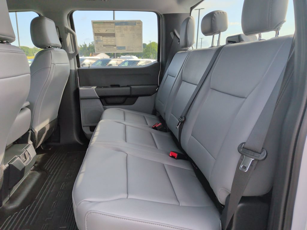 New 2026 Ford F250 XL w/ XL Chrome Package AWD/4WD image 13