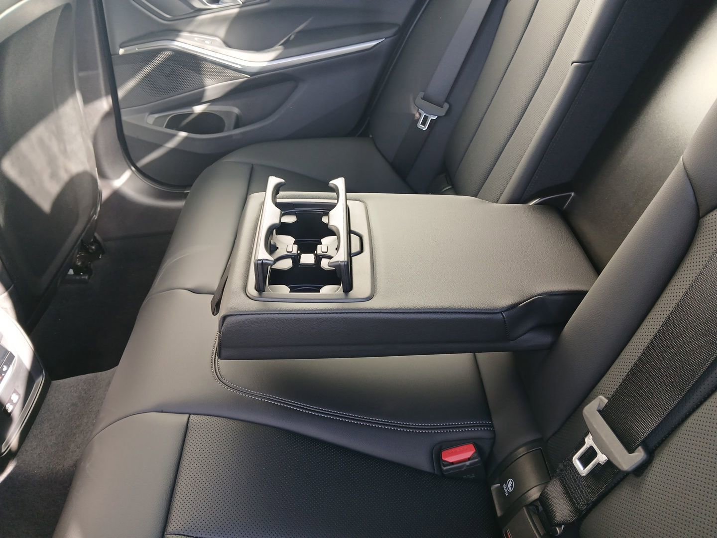 New 2026 BMW 330i Sedan w/ M Sport Package image 31