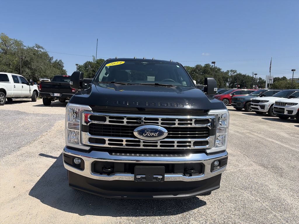 Used 2024 Ford F350 XLT w/ FX4 Off-Road Package AWD/4WD image 9