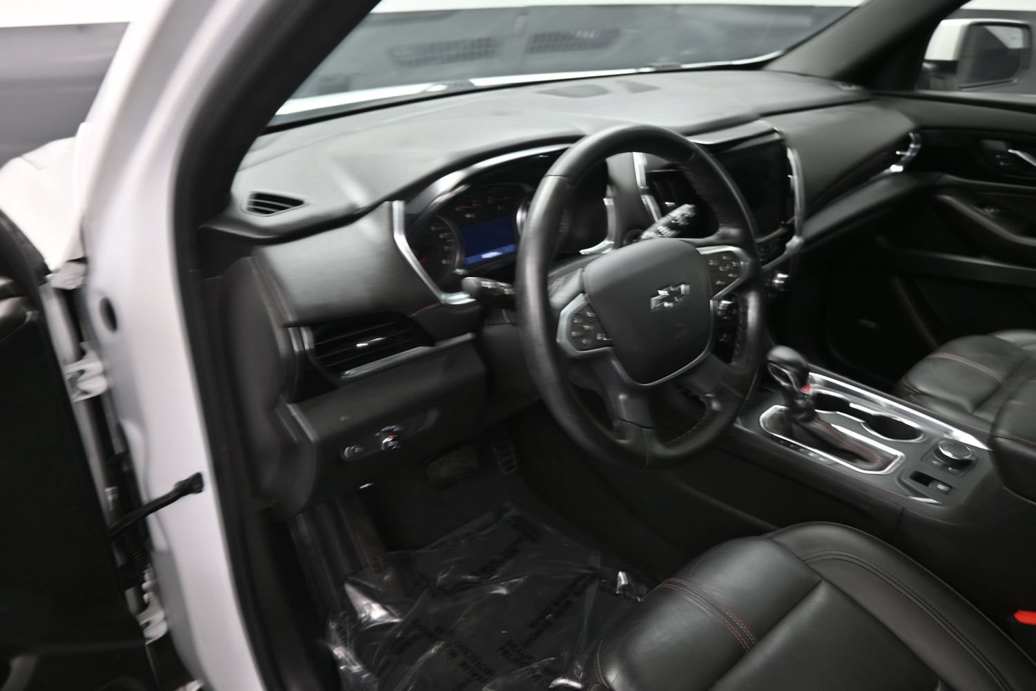 Used 2023 Chevrolet Traverse RS AWD/4WD image 12