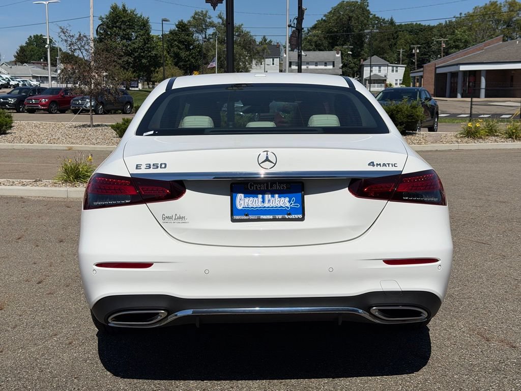 Used 2022 Mercedes-Benz E 350 4MATIC Sedan image 4