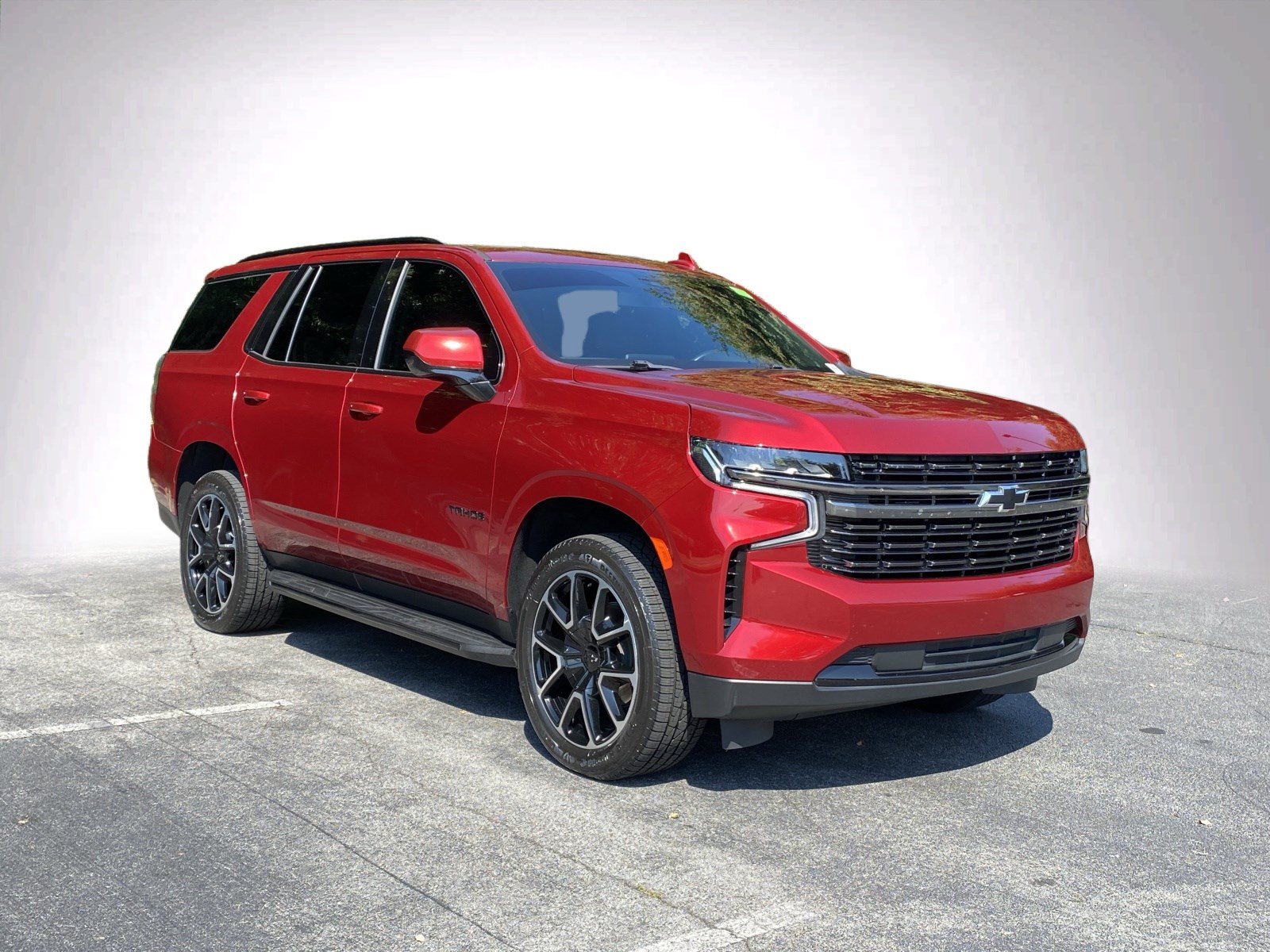 Used 2021 Chevrolet Tahoe RST RWD image 2