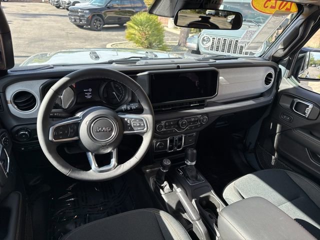 Used 2025 Jeep Wrangler Unlimited Sahara w/ Safety Group image 12