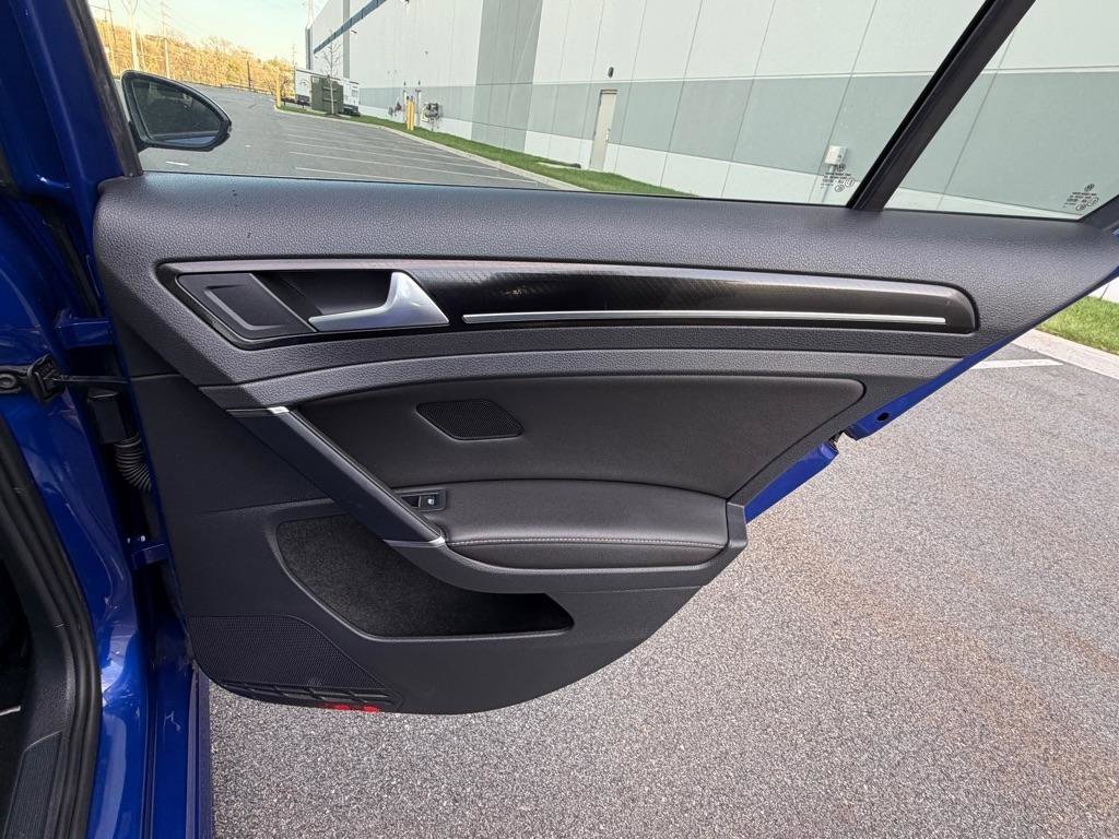 Used 2016 Volkswagen Golf R 4-Door image 19
