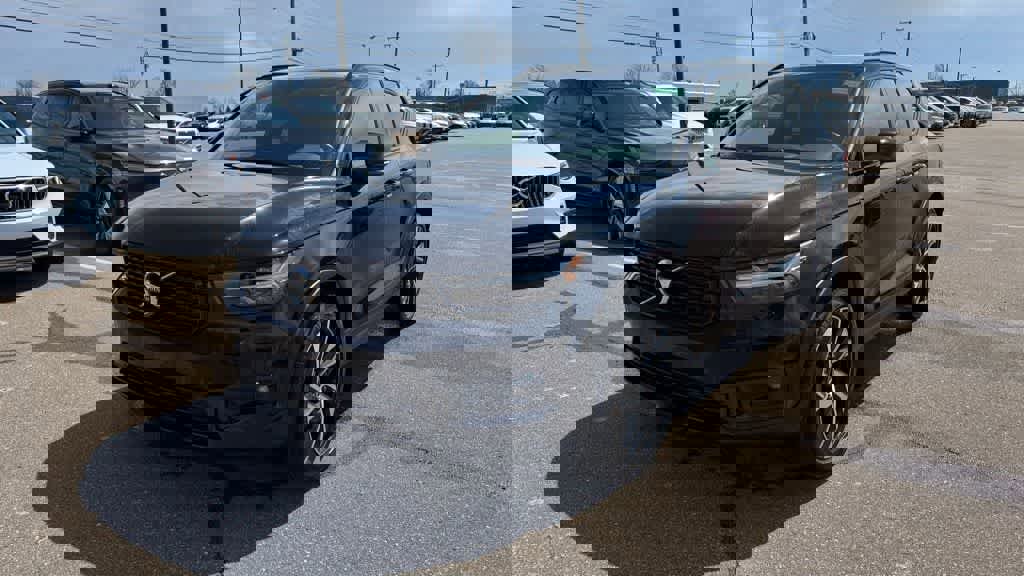 Used 2021 Volvo XC40 T5 R-Design w/ Climate Package image 1