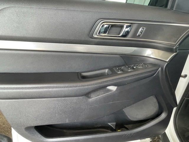 Used 2019 Ford Explorer XLT w/ Equipment Group 202A image 11