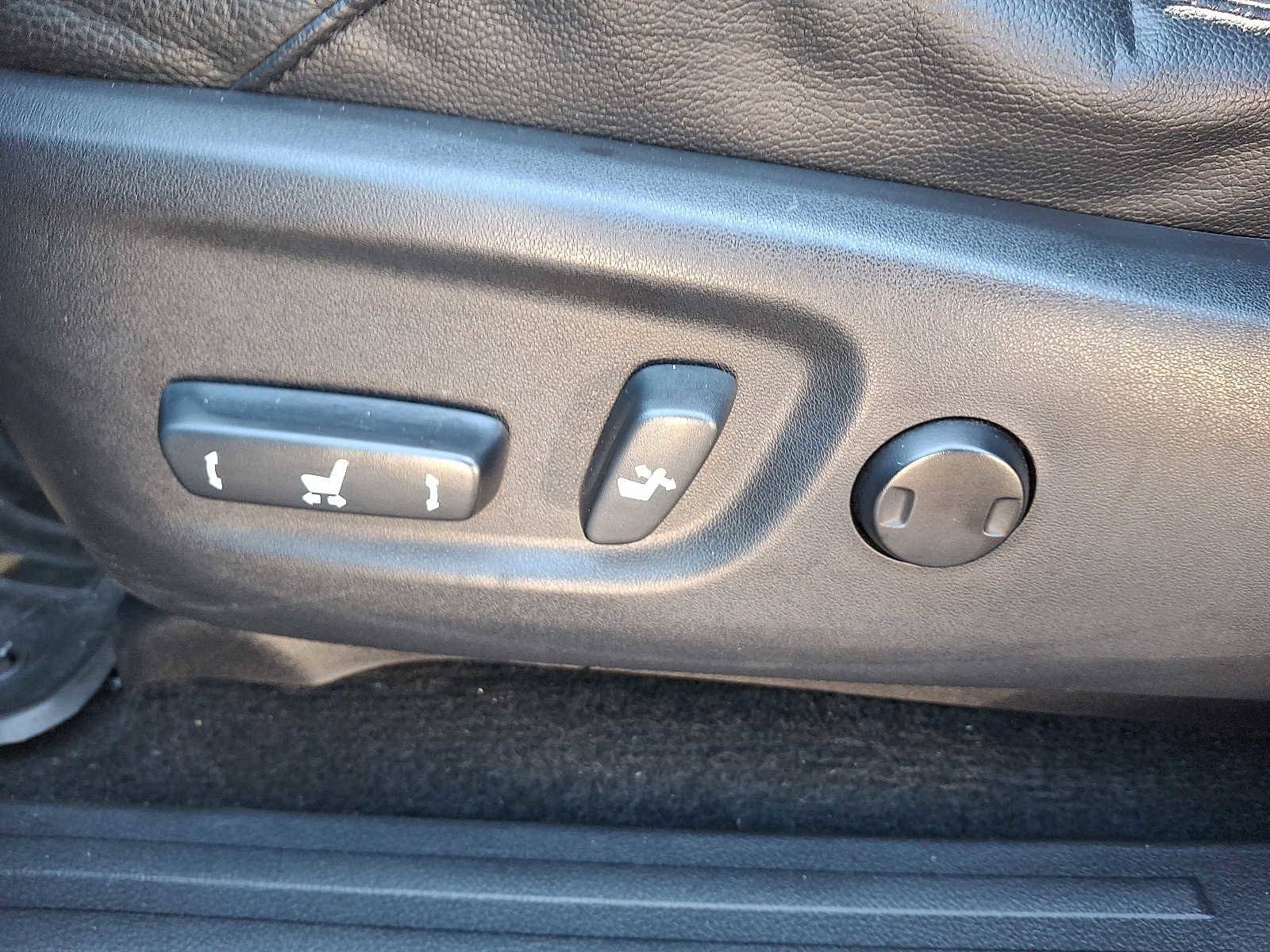 Used 2012 Toyota 4Runner Limited image 12