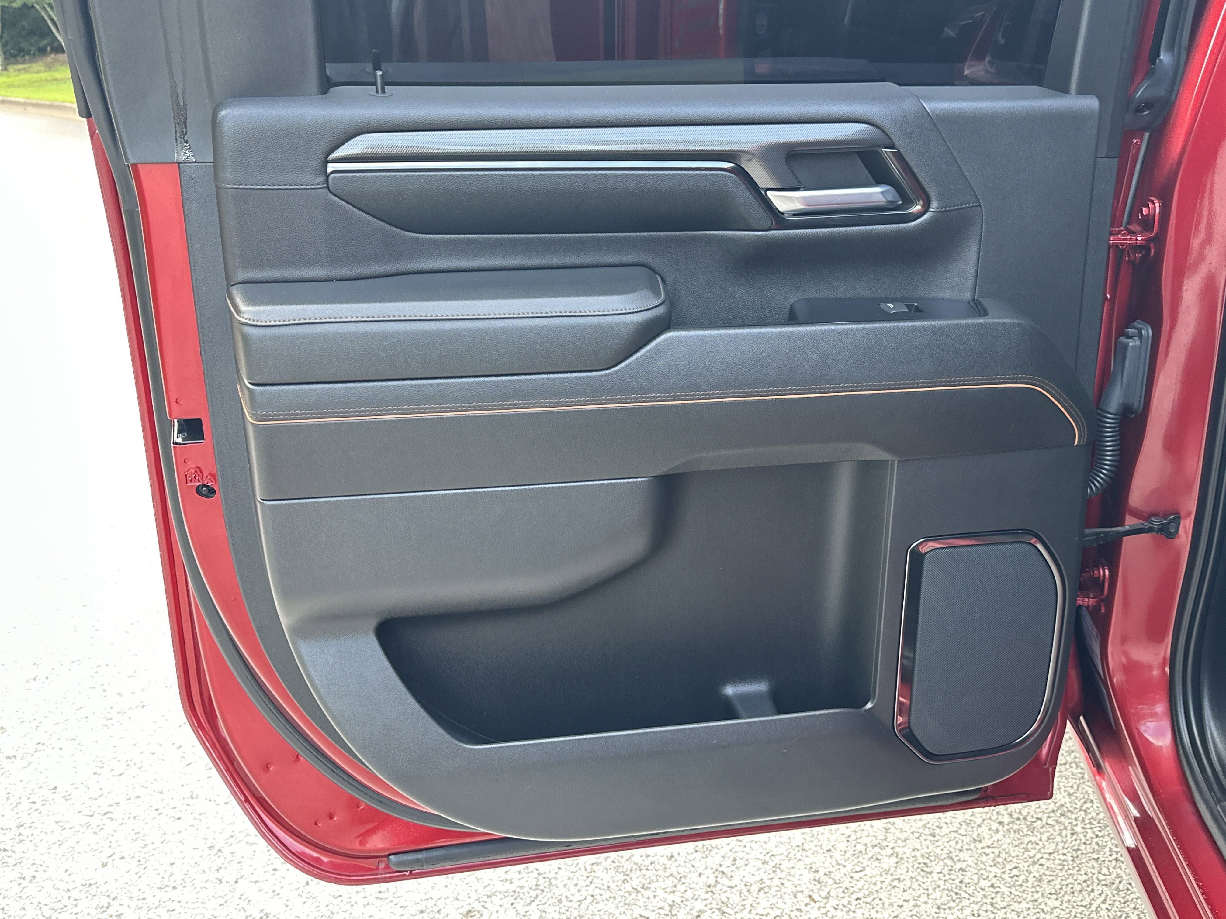 Used 2024 GMC Sierra 2500 AT4 w/ Technology Package image 21