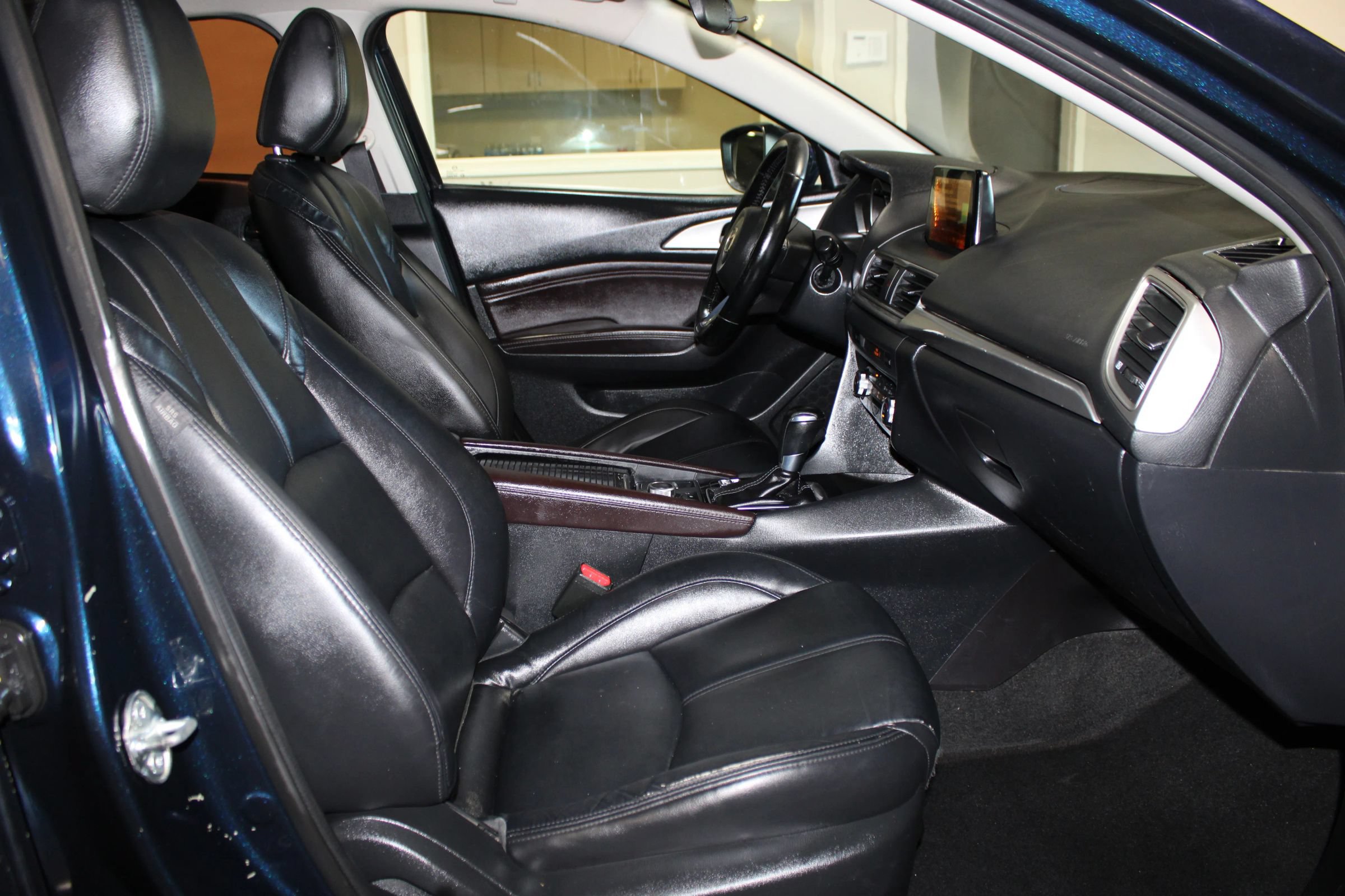 Used 2017 MAZDA MAZDA3 Touring FWD image 28